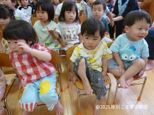誕生会前の子どもたちの様子