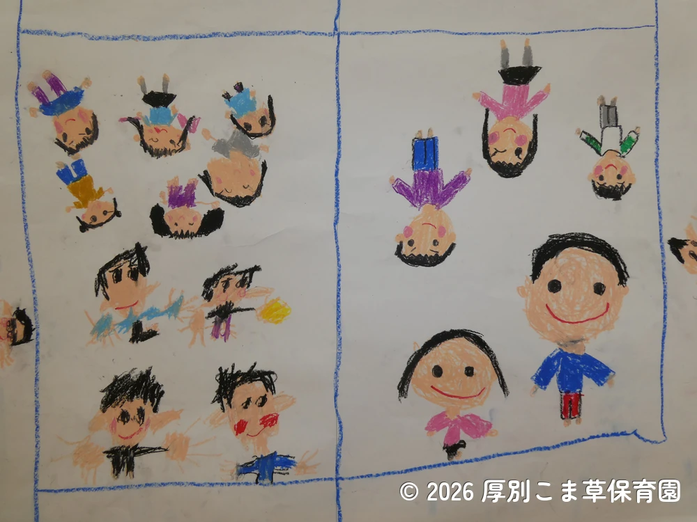 子どもたちが協力して描いた行事の絵の様子